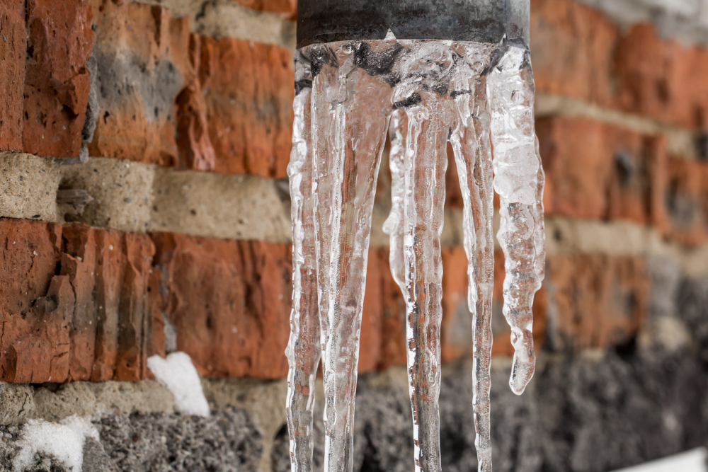 Frozen Pipes Bursts — Repair Costs & Emergency Steps for Minnesota Businesses